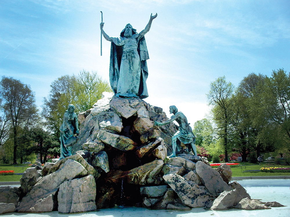Washington-Park---Moses-Statue.jpg